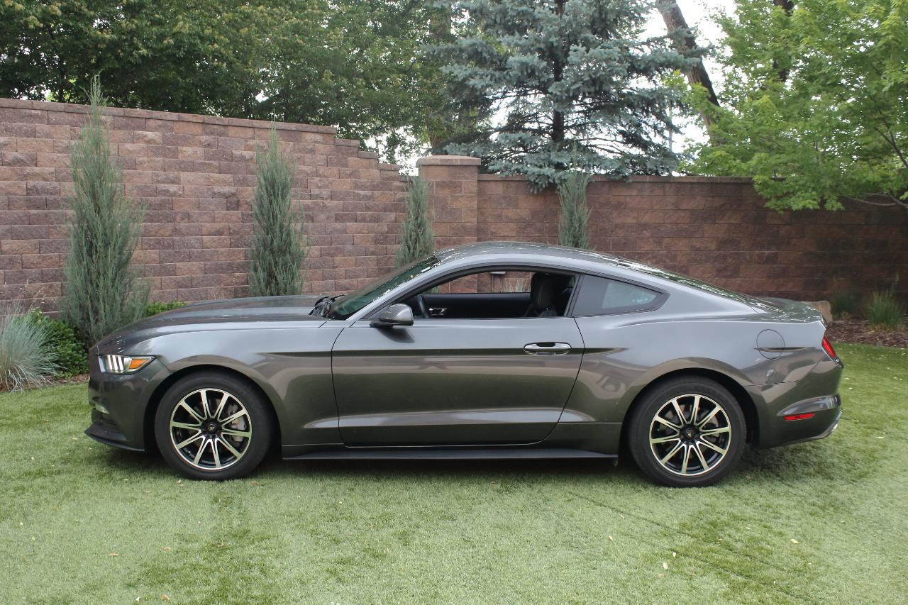 Ford Mustang V6 Coupe 2017