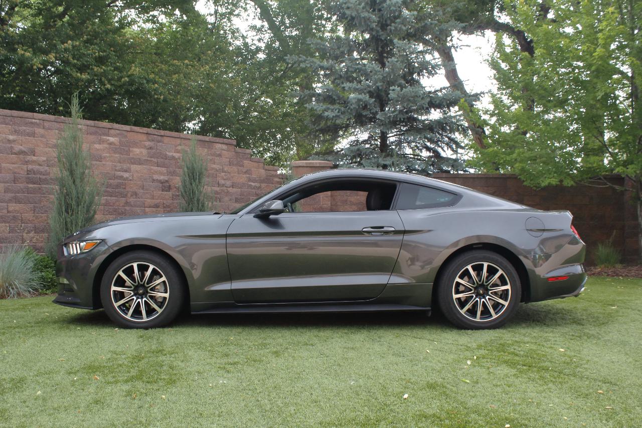 Ford Mustang V6 Coupe 2017