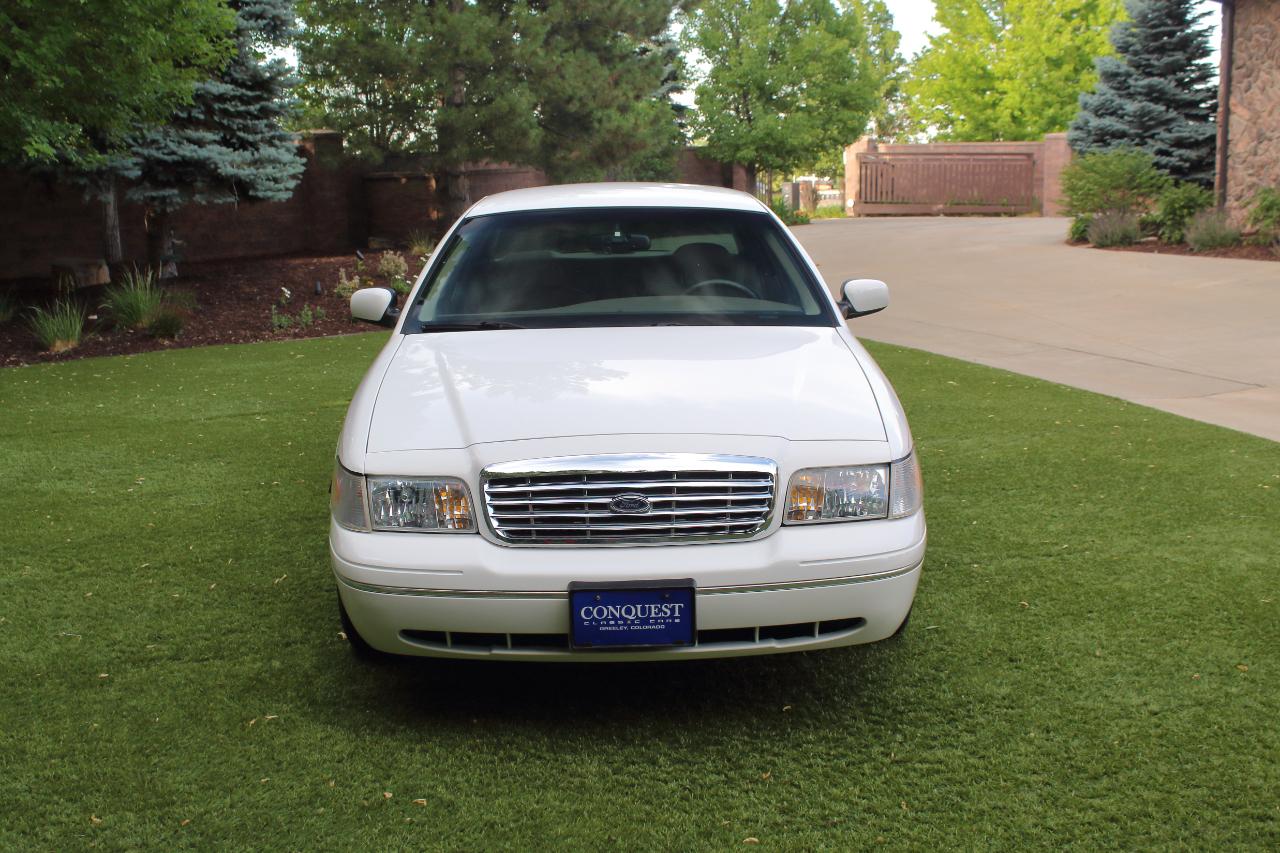 Ford Crown Victoria LX 1999