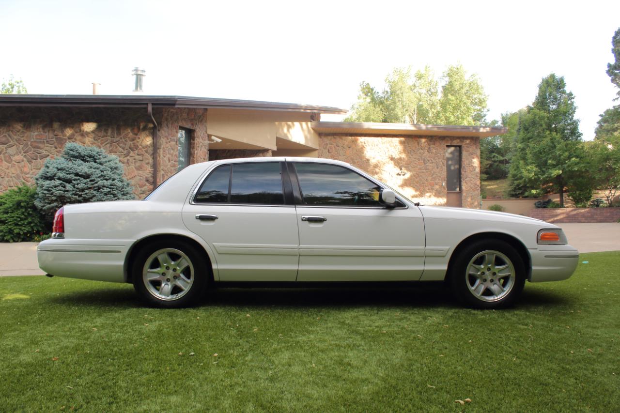 Ford Crown Victoria LX 1999