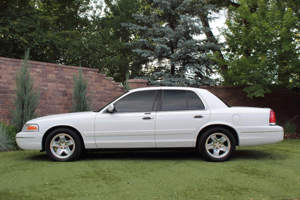 Ford Crown Victoria LX 1999