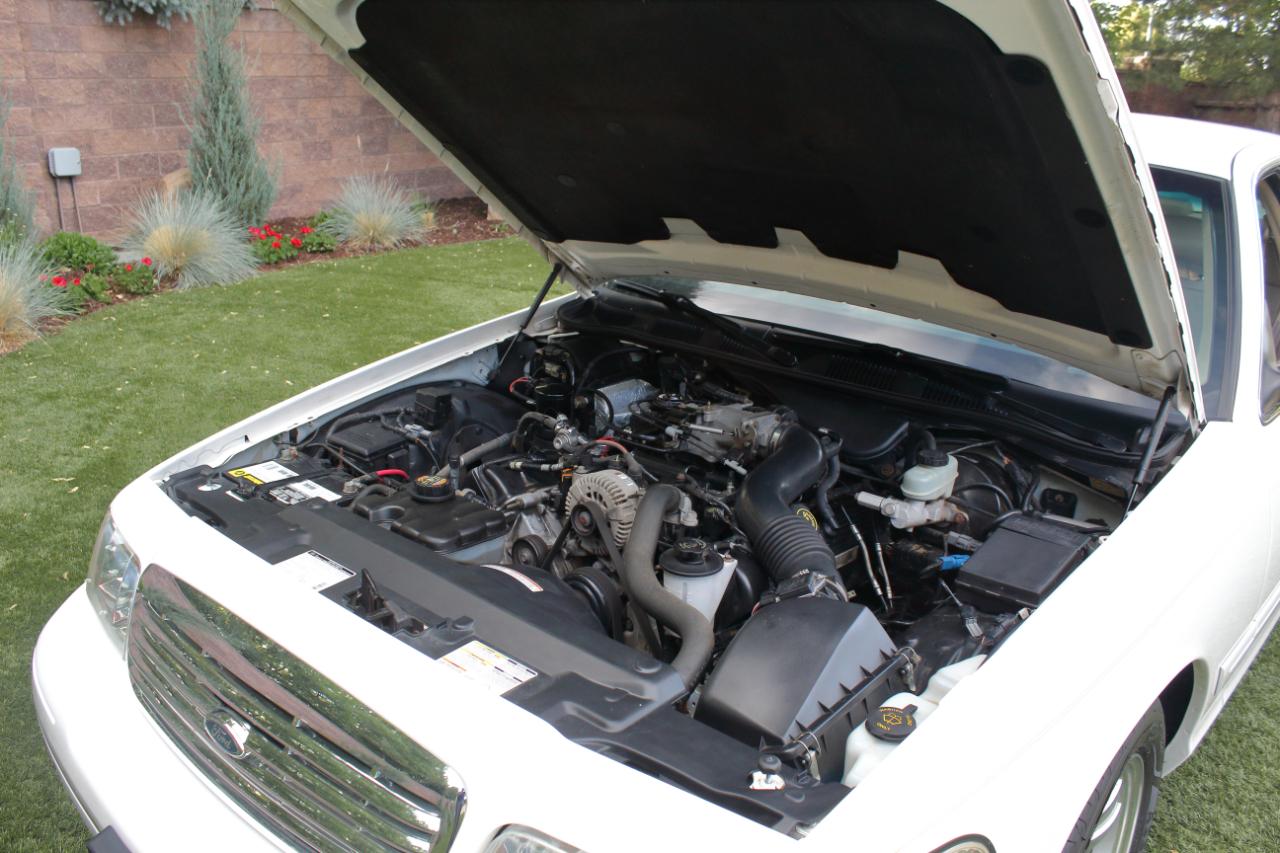 Ford Crown Victoria LX 1999