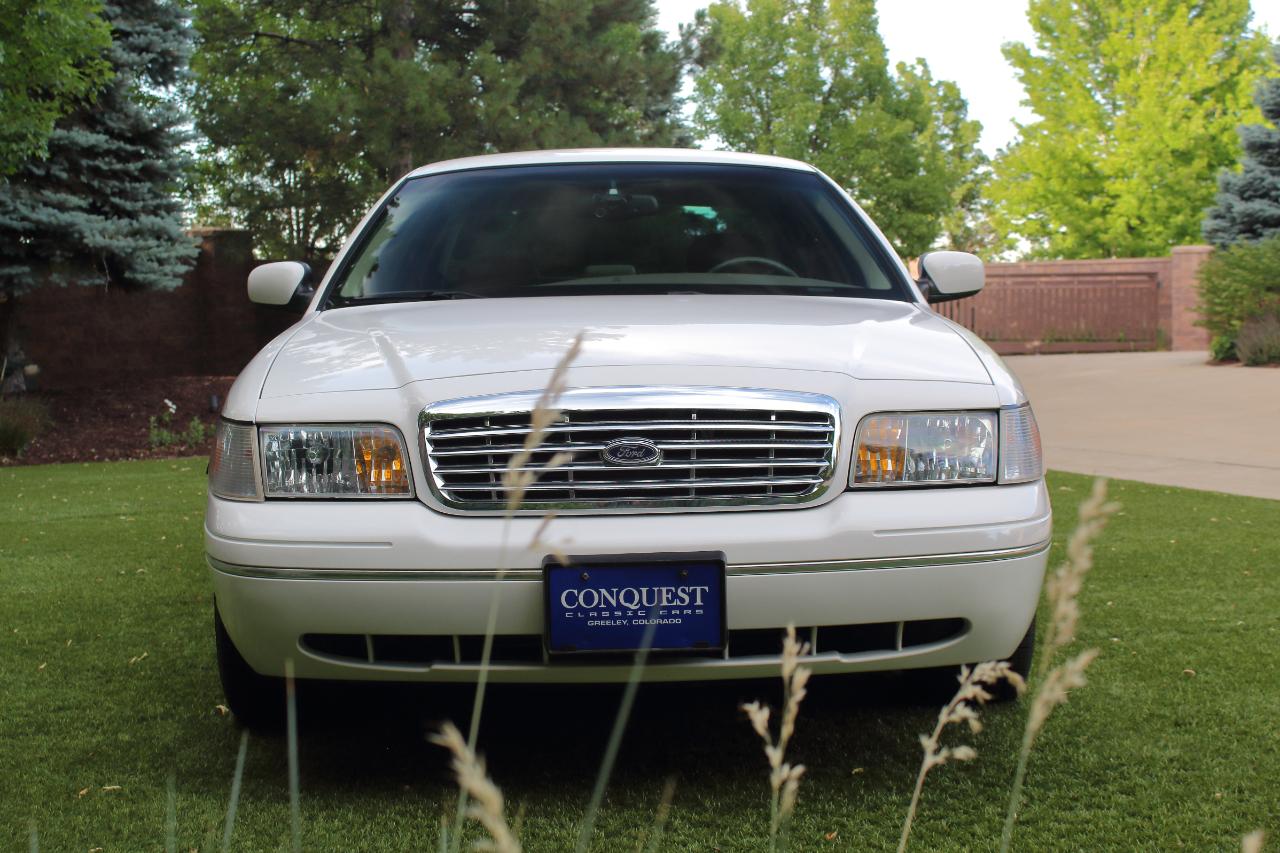 Ford Crown Victoria LX 1999