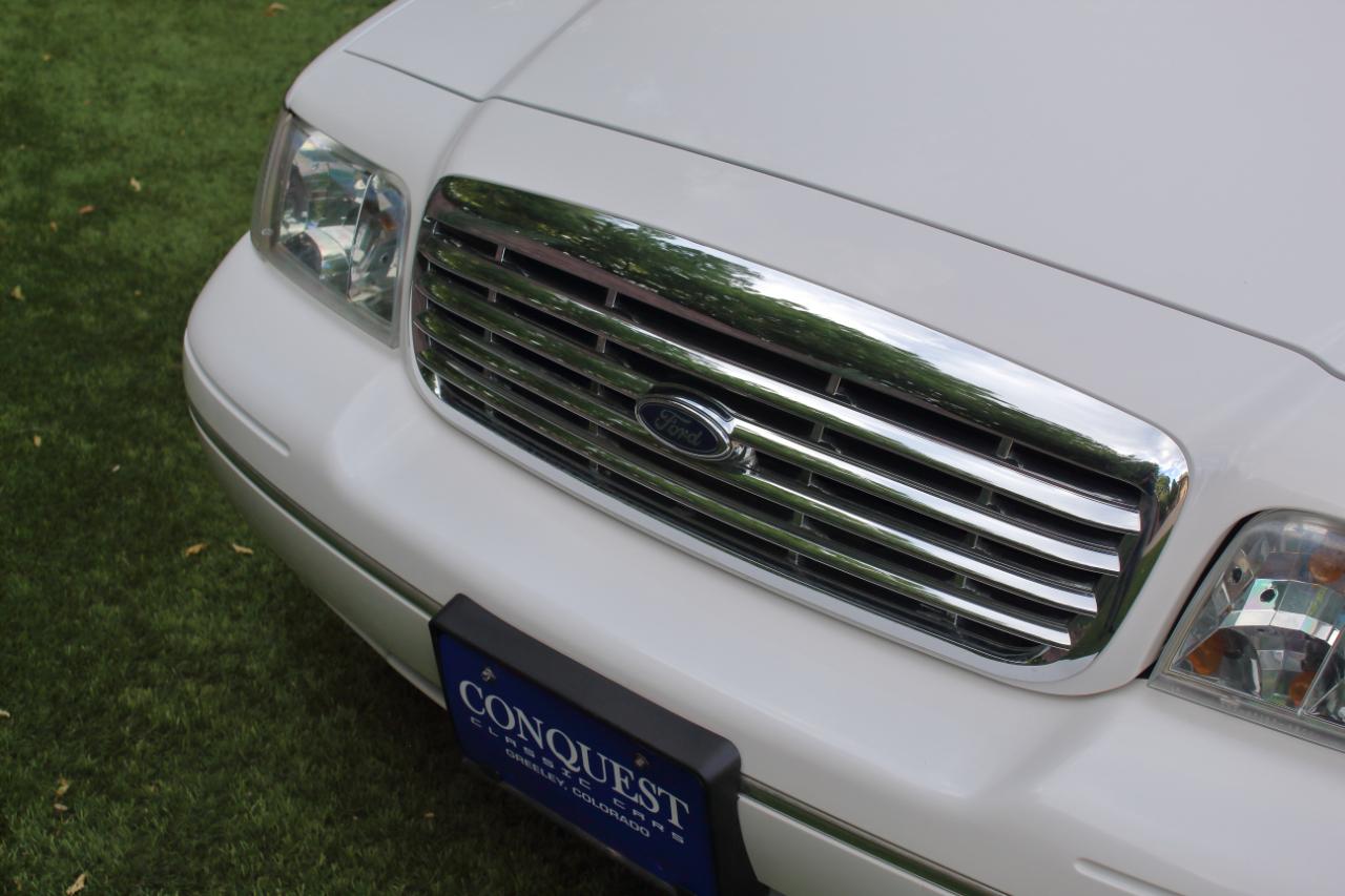 Ford Crown Victoria LX 1999
