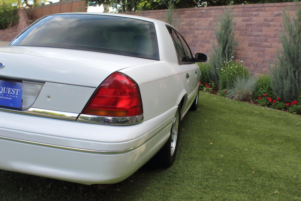 Ford Crown Victoria LX 1999