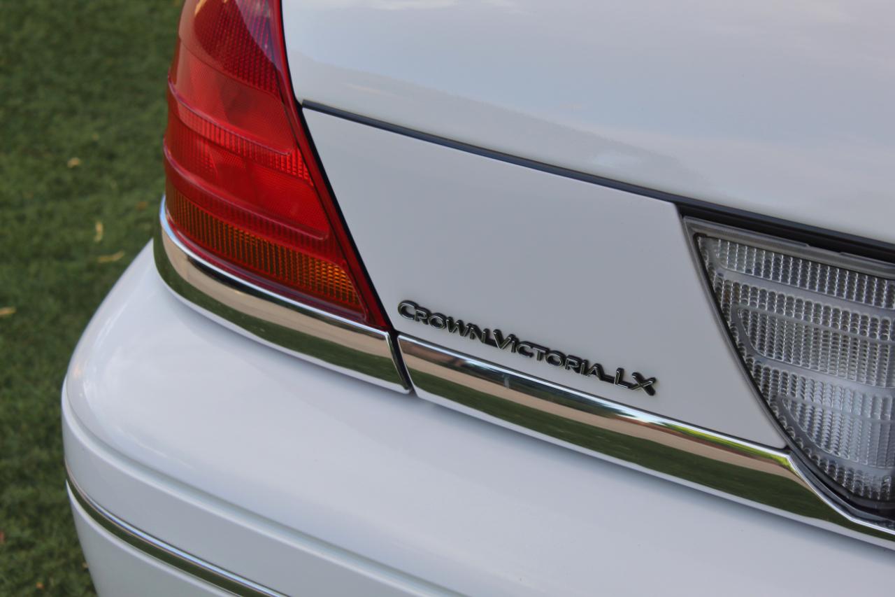 Ford Crown Victoria LX 1999