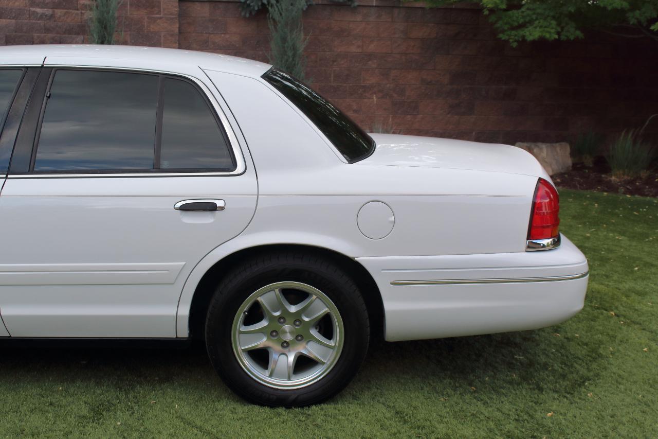 Ford Crown Victoria LX 1999