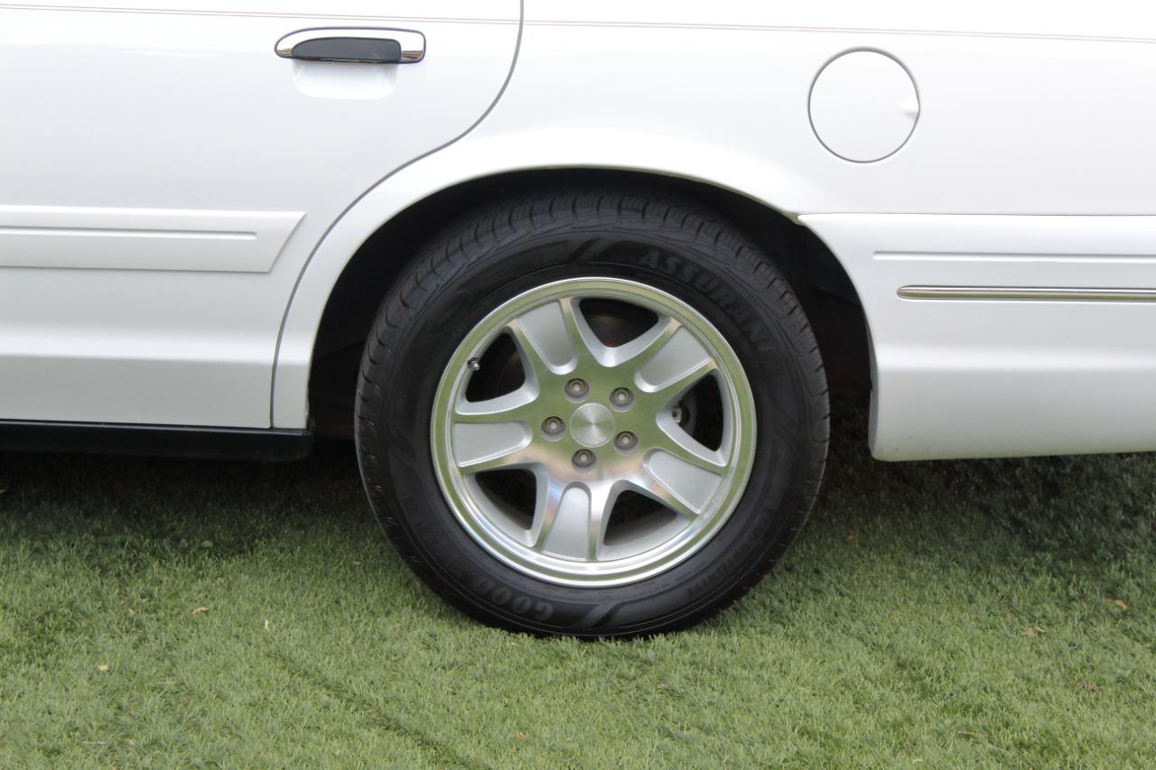 Ford Crown Victoria LX 1999
