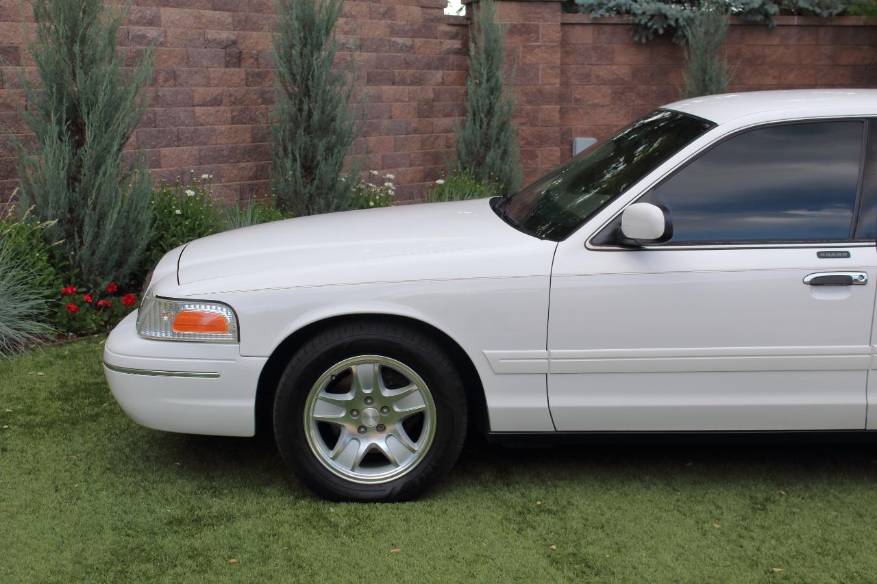 Ford Crown Victoria LX 1999