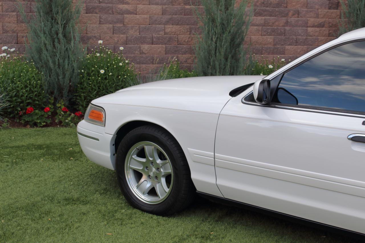 Ford Crown Victoria LX 1999
