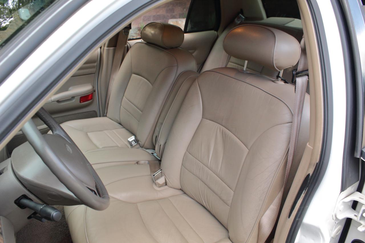 Ford Crown Victoria LX 1999