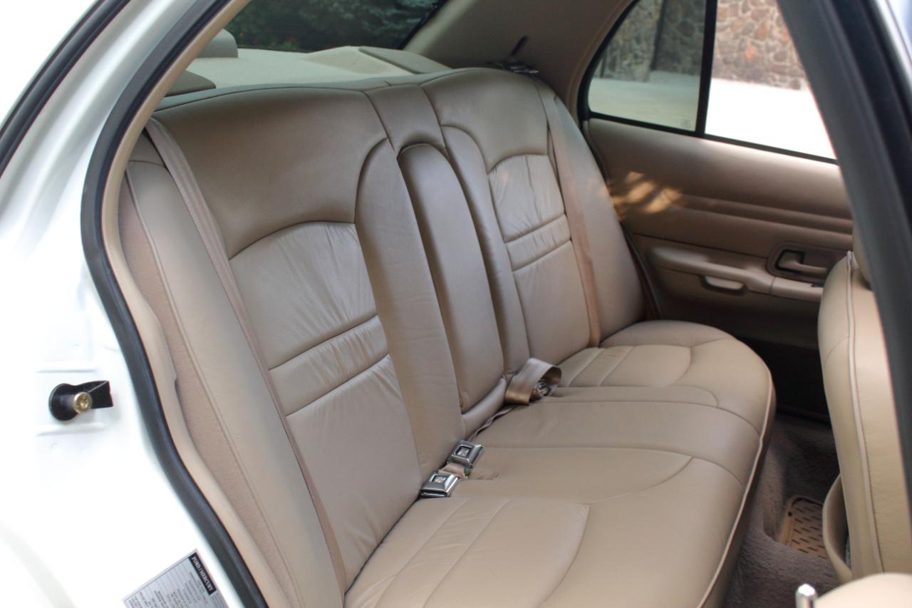 Ford Crown Victoria LX 1999