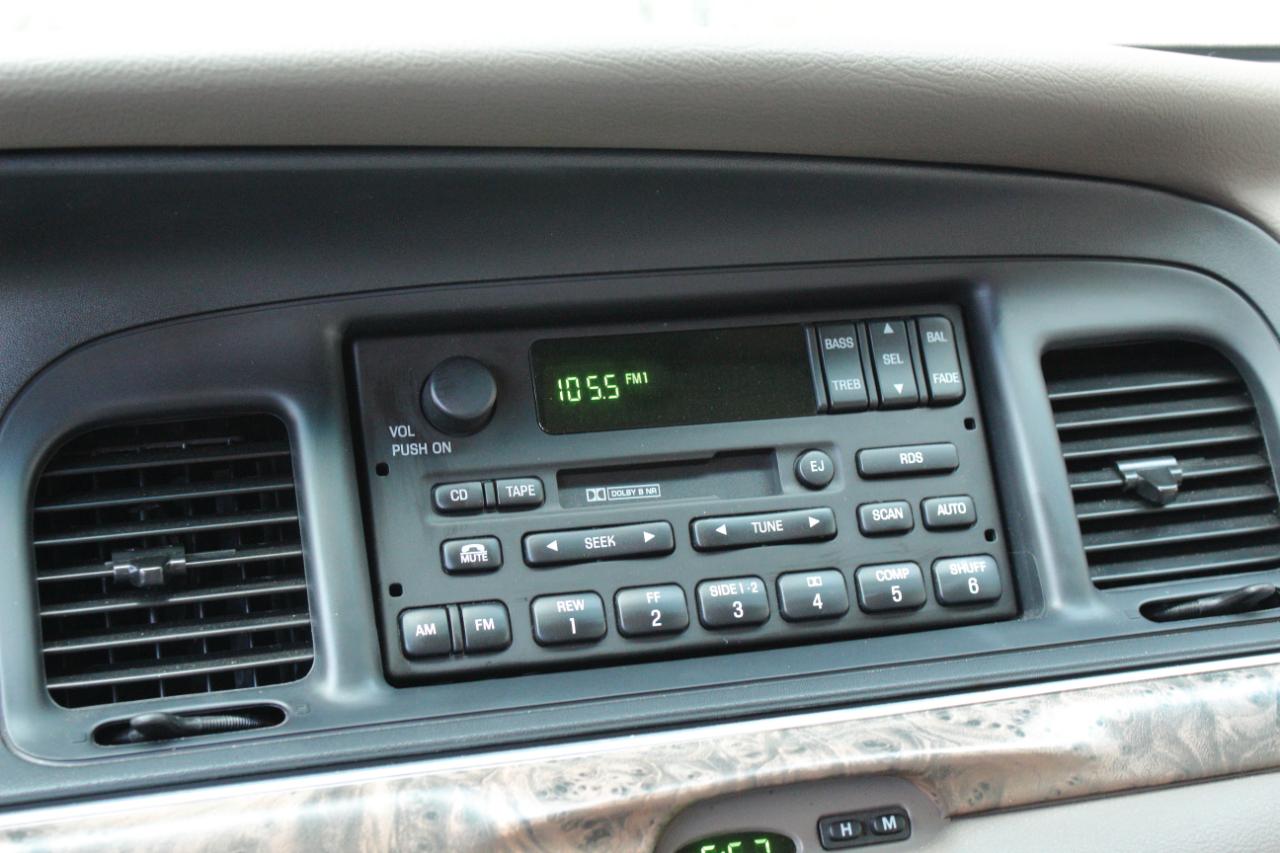Ford Crown Victoria LX 1999