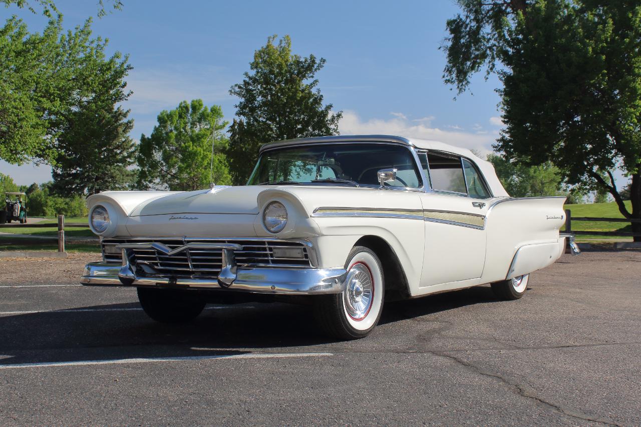 Ford Fairlane Sunliner Convertible  1957