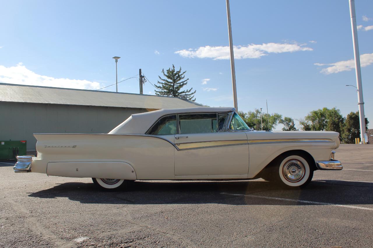 Ford Fairlane Sunliner Convertible  1957