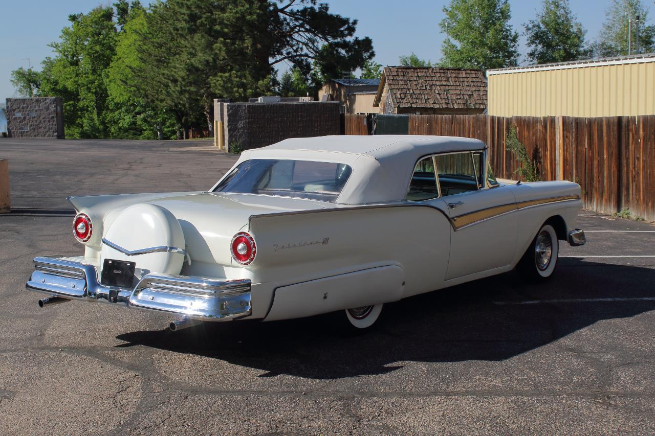 Ford Fairlane Sunliner Convertible  1957