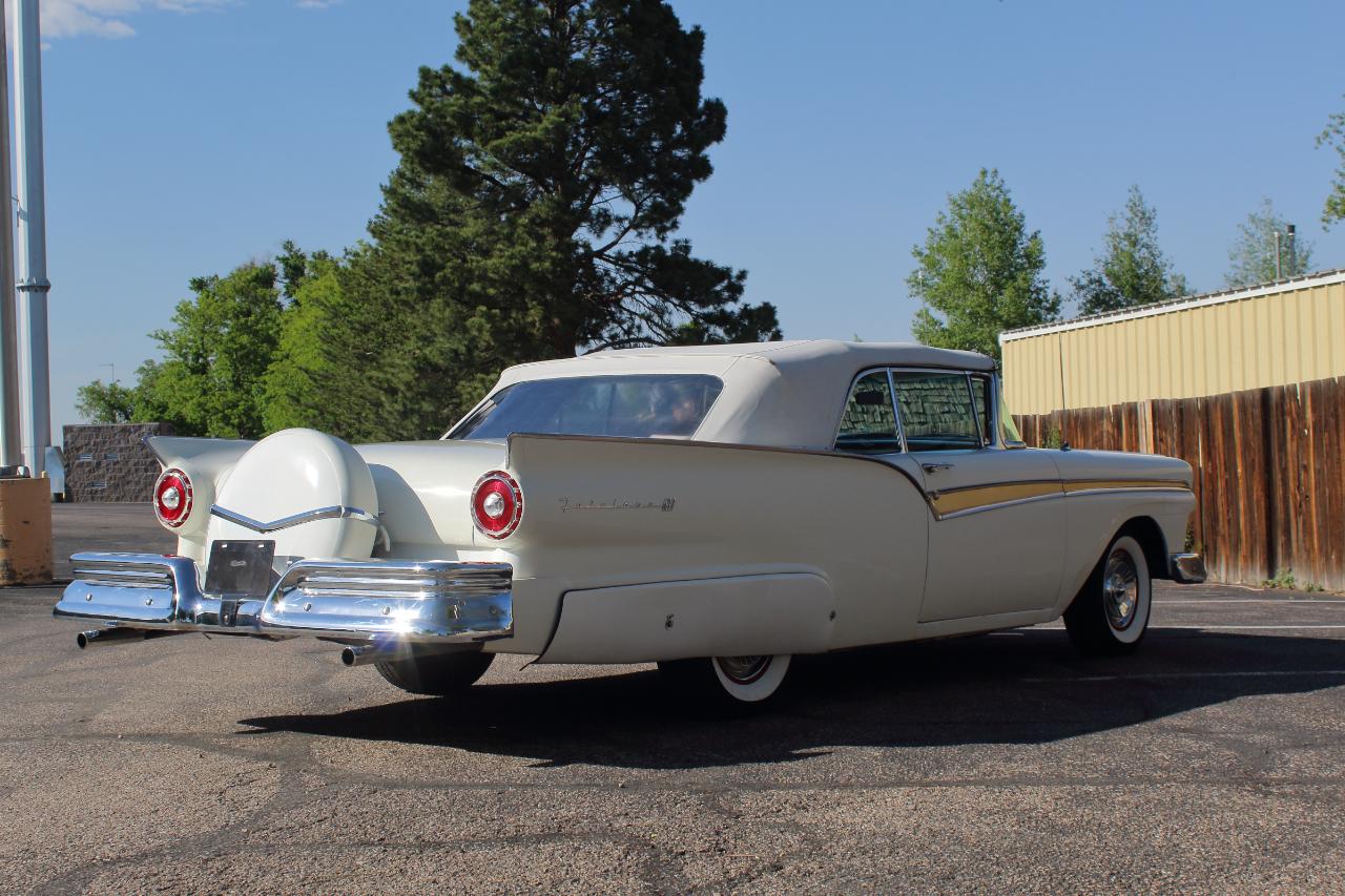 Ford Fairlane Sunliner Convertible  1957