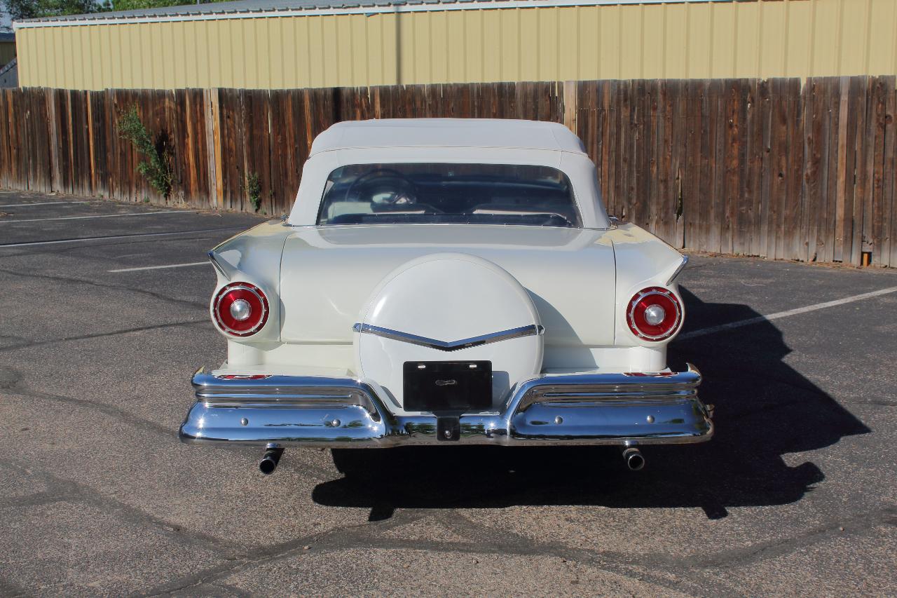 Ford Fairlane Sunliner Convertible  1957