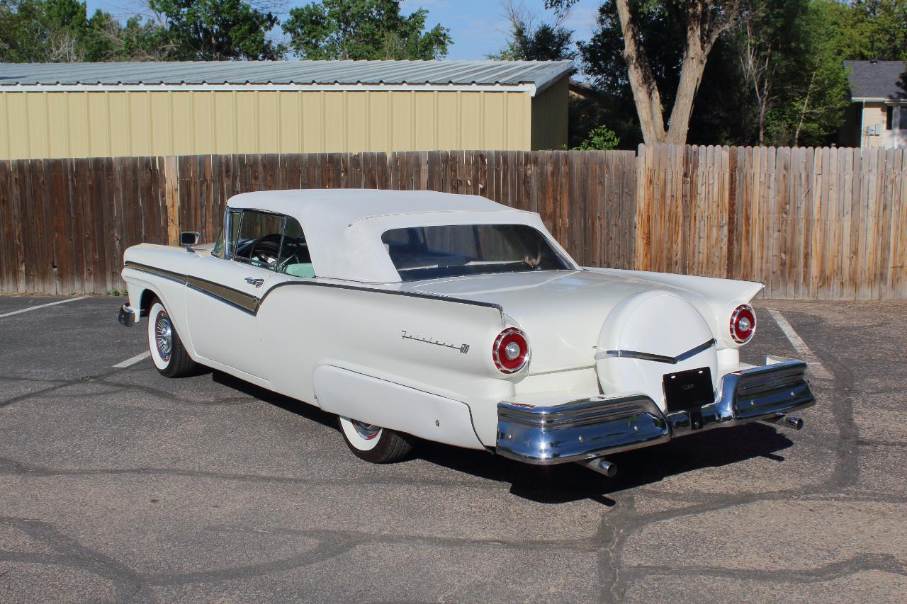 Ford Fairlane Sunliner Convertible  1957