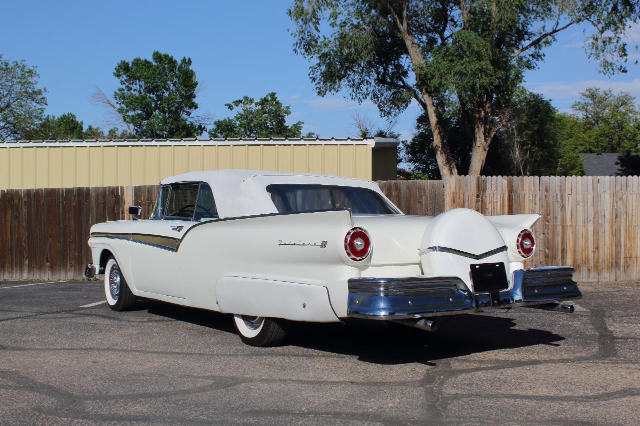 Ford Fairlane Sunliner Convertible  1957