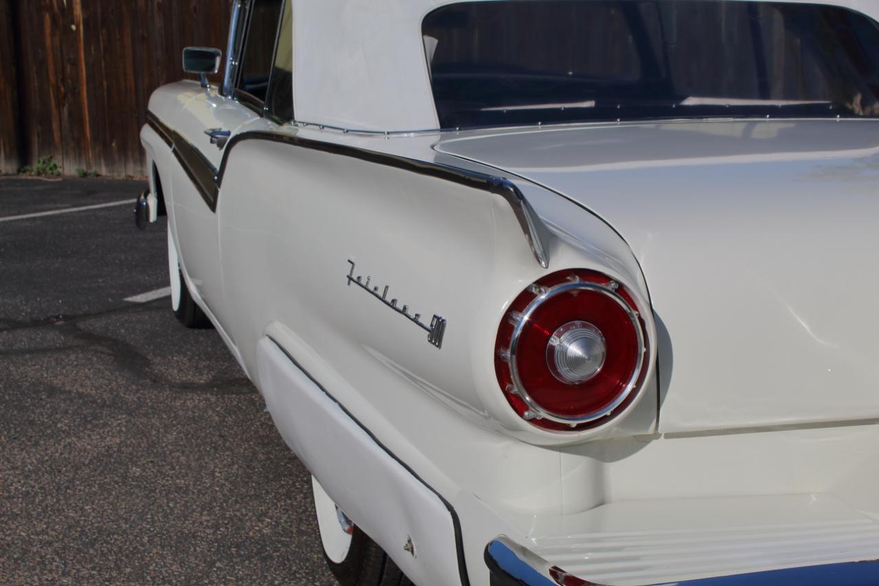 Ford Fairlane Sunliner Convertible  1957