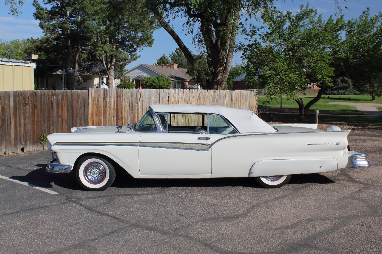 Ford Fairlane Sunliner Convertible  1957