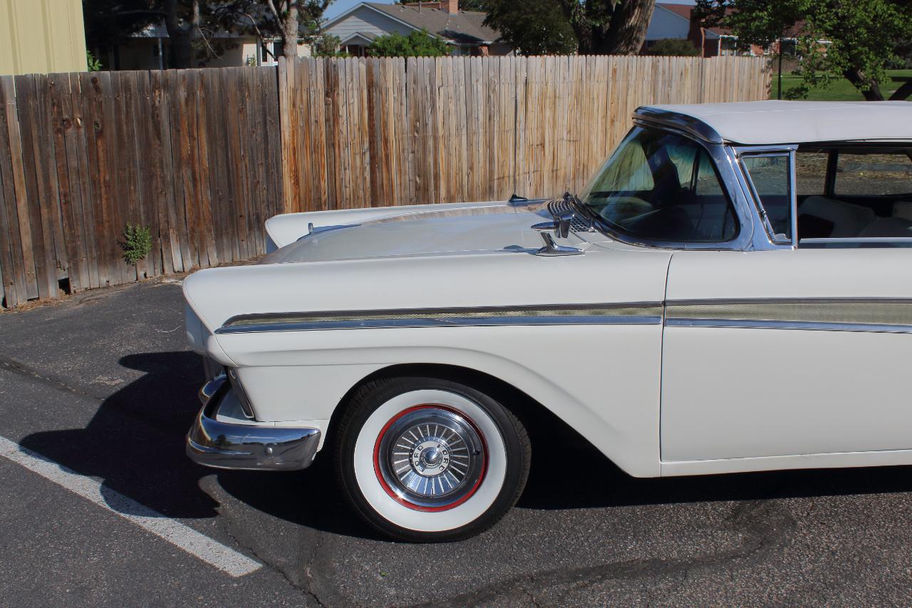 Ford Fairlane Sunliner Convertible  1957