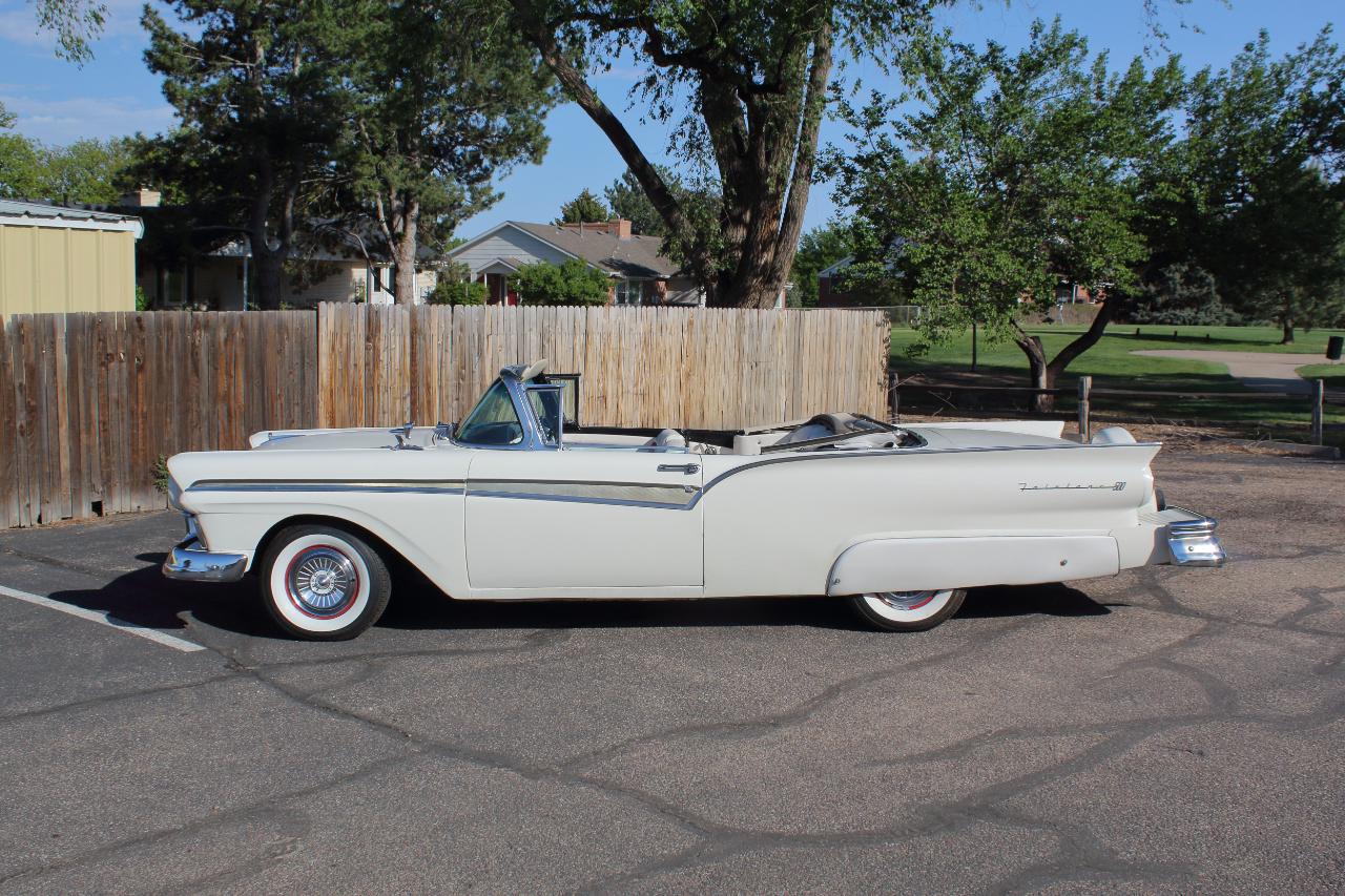 Ford Fairlane Sunliner Convertible  1957