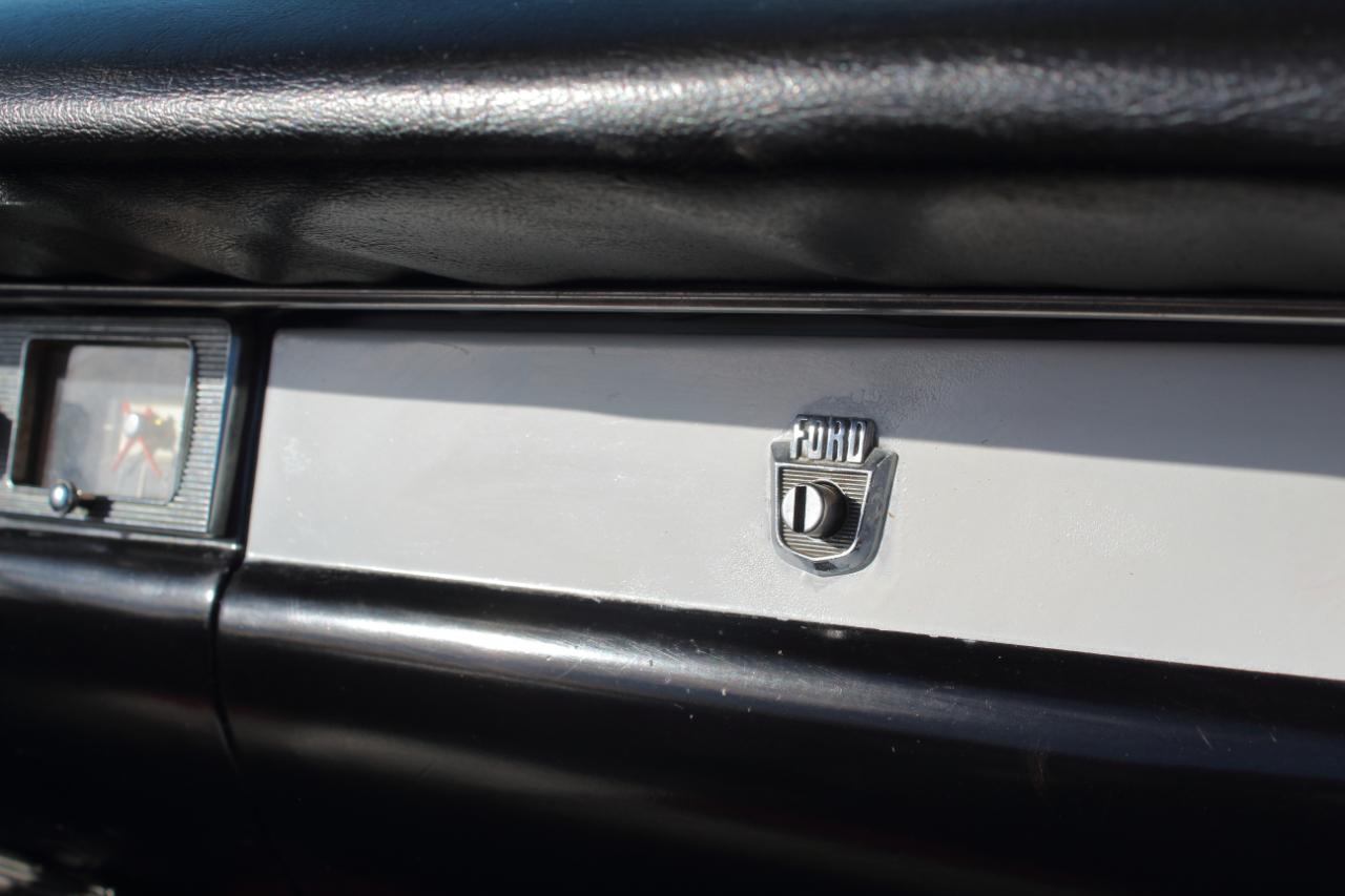 Ford Fairlane Sunliner Convertible  1957