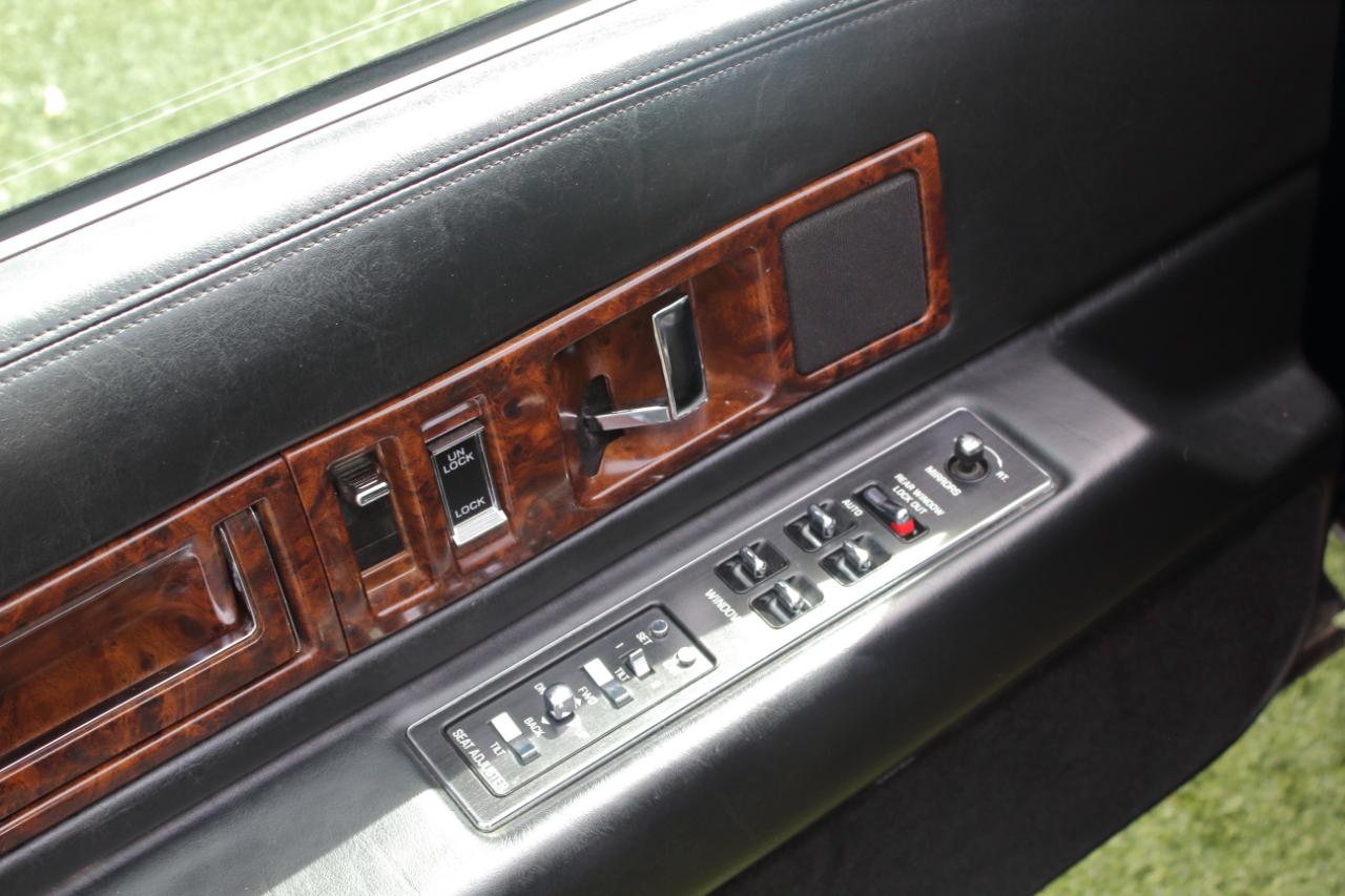 Cadillac Fleetwood  1996