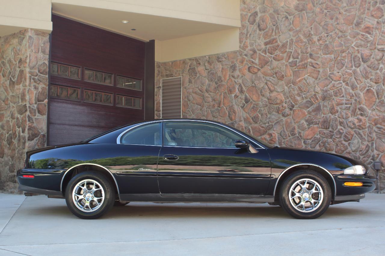 Buick Riviera Coupe 1997