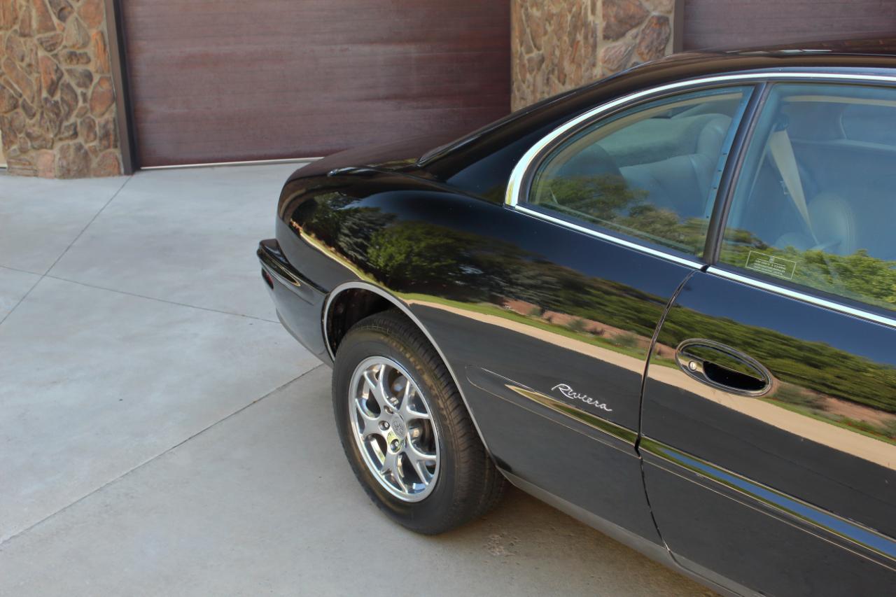 Buick Riviera Coupe 1997