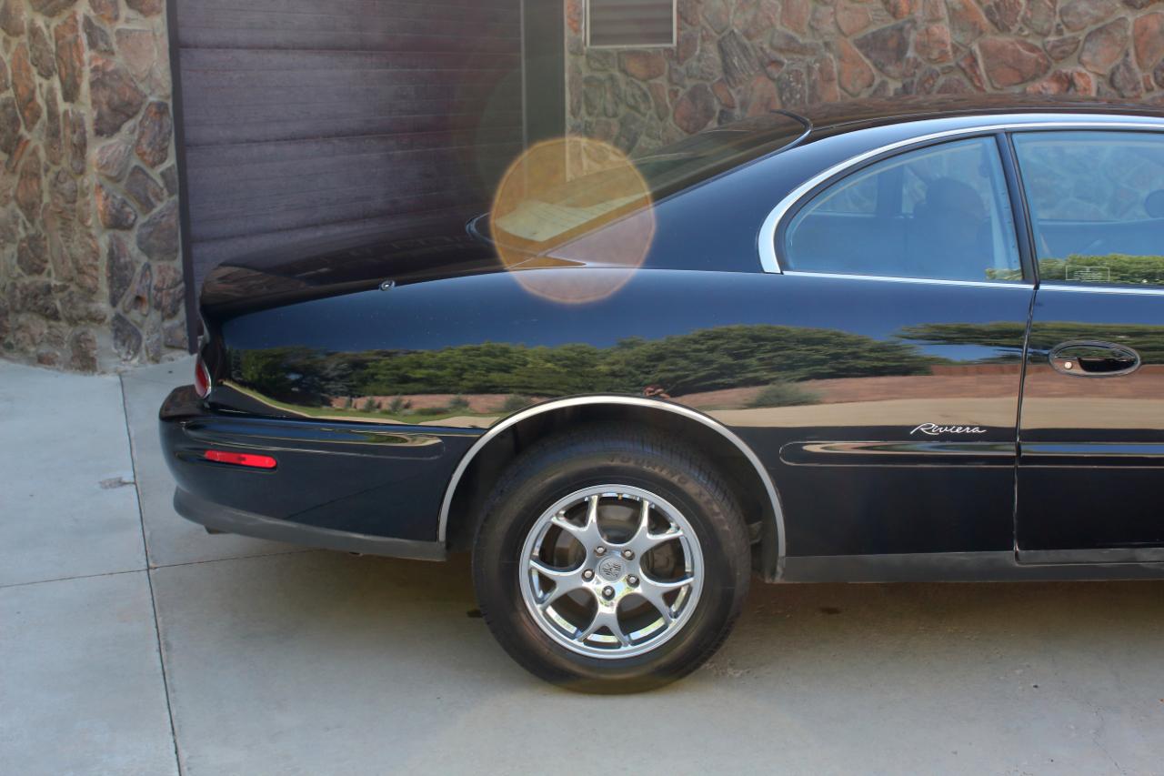 Buick Riviera Coupe 1997
