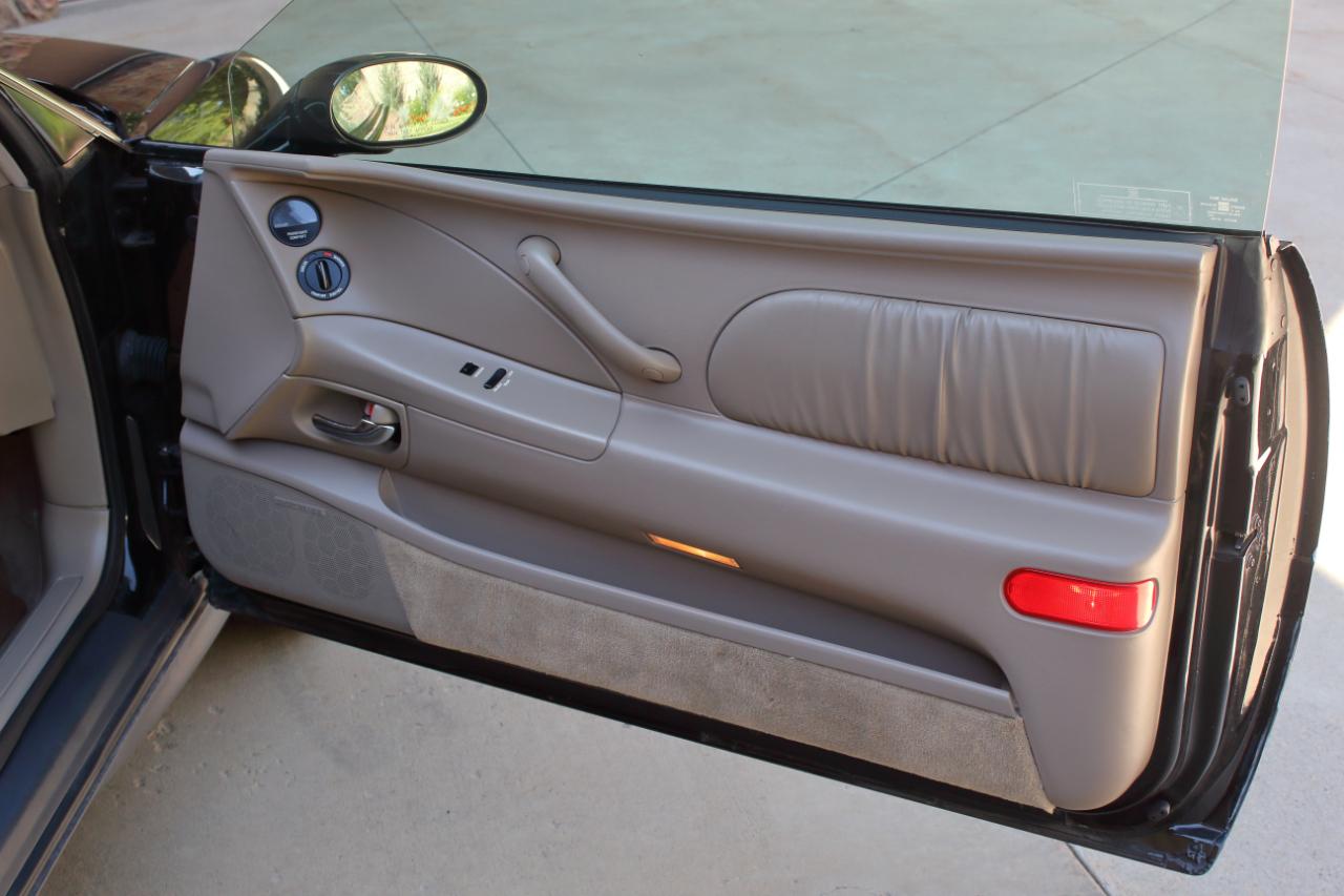 Buick Riviera Coupe 1997