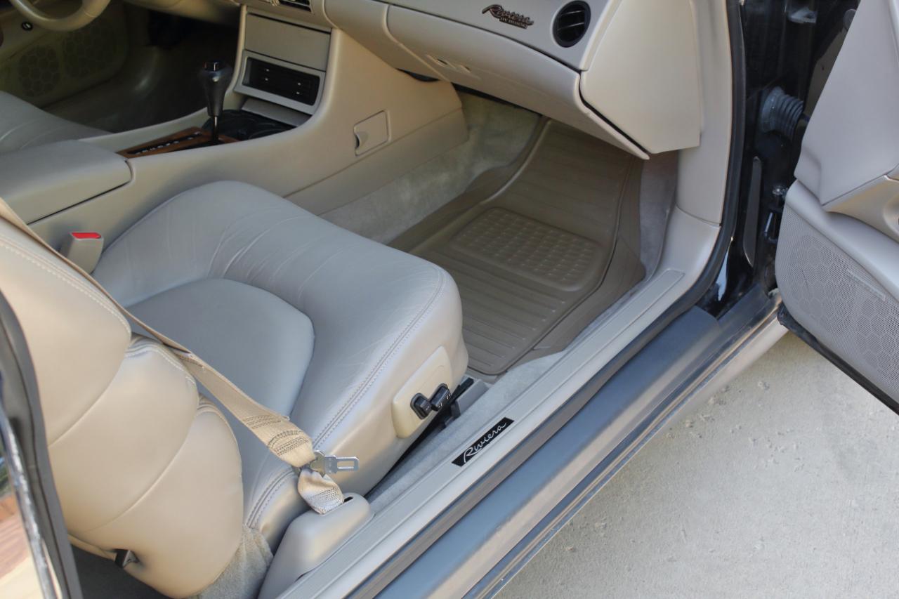Buick Riviera Coupe 1997