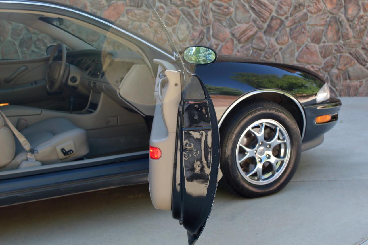 Buick Riviera Coupe 1997