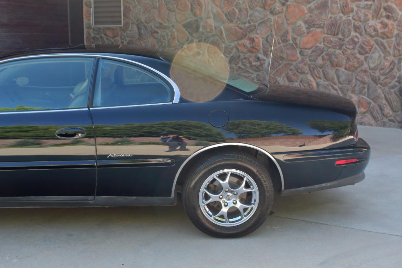 Buick Riviera Coupe 1997