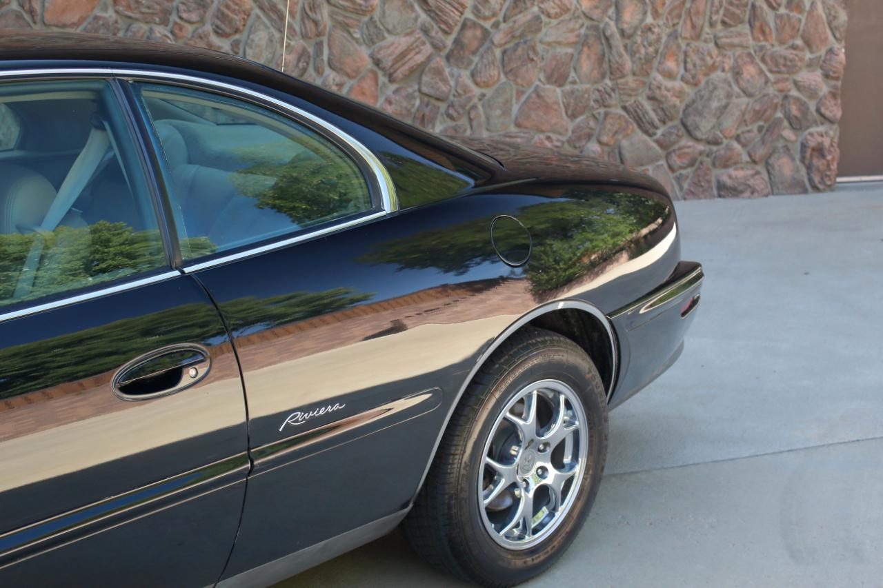 Buick Riviera Coupe 1997