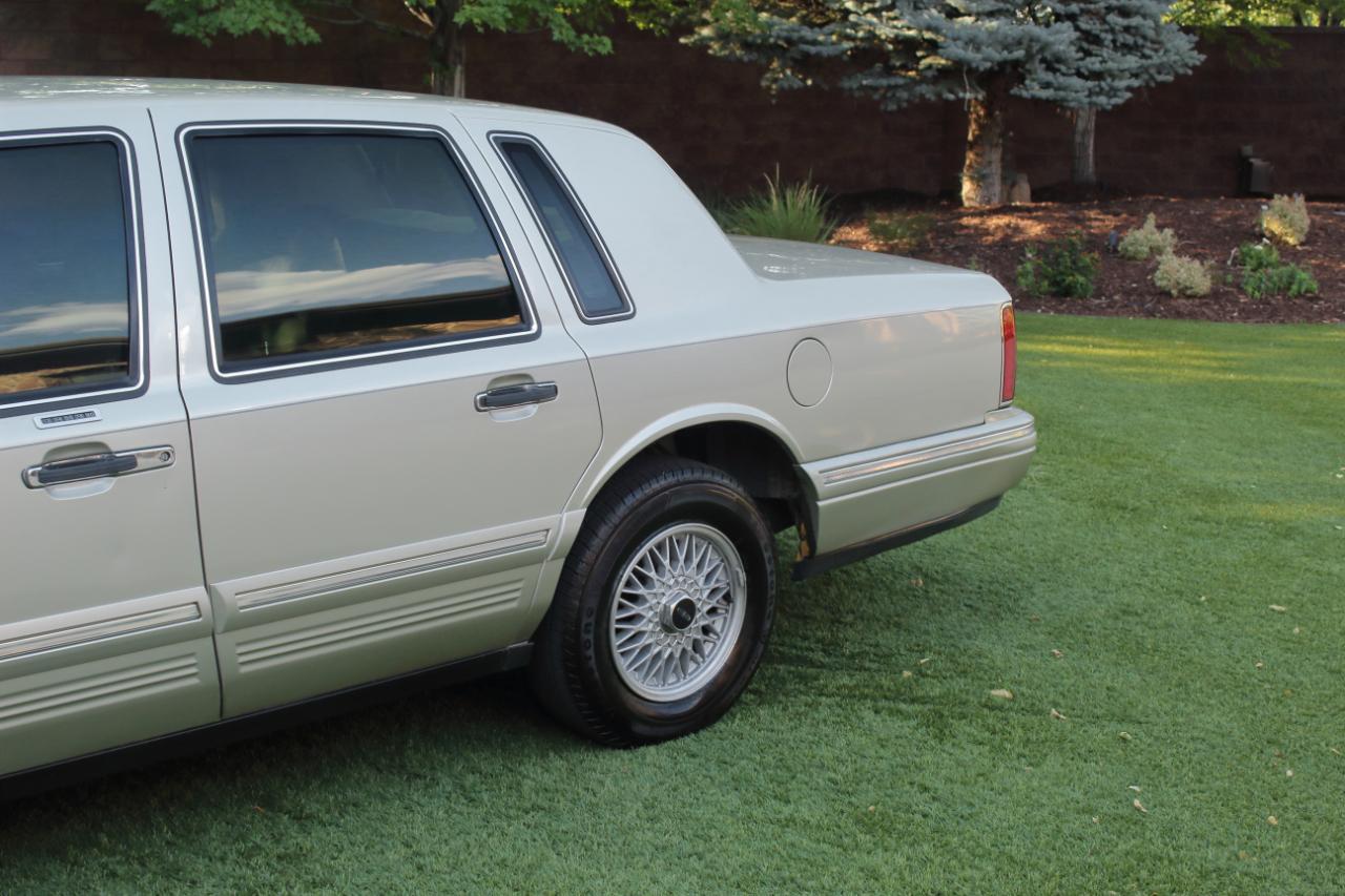 Lincoln Town Car Signature 1997