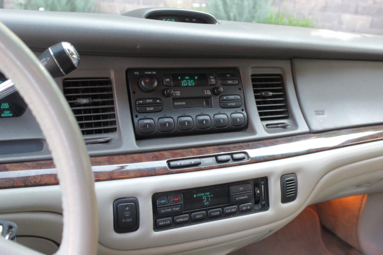 Lincoln Town Car Signature 1997