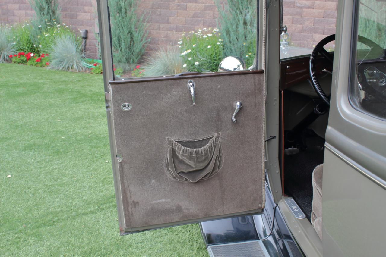 Ford Model A  1930