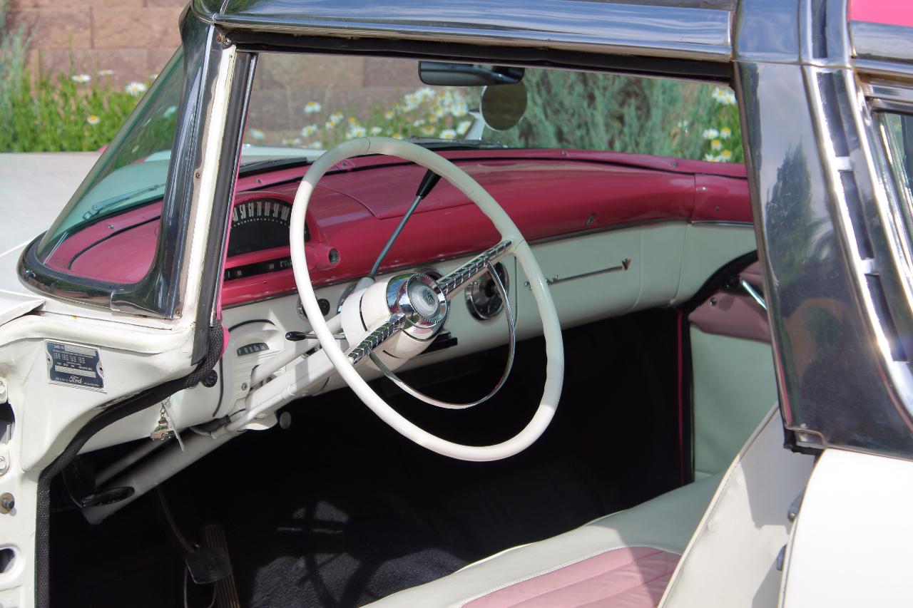 Ford Crown Victoria  1955