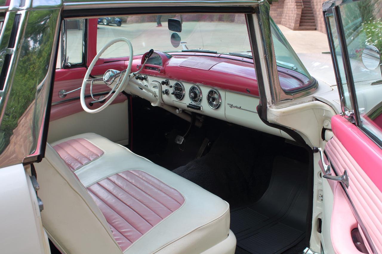 Ford Crown Victoria  1955