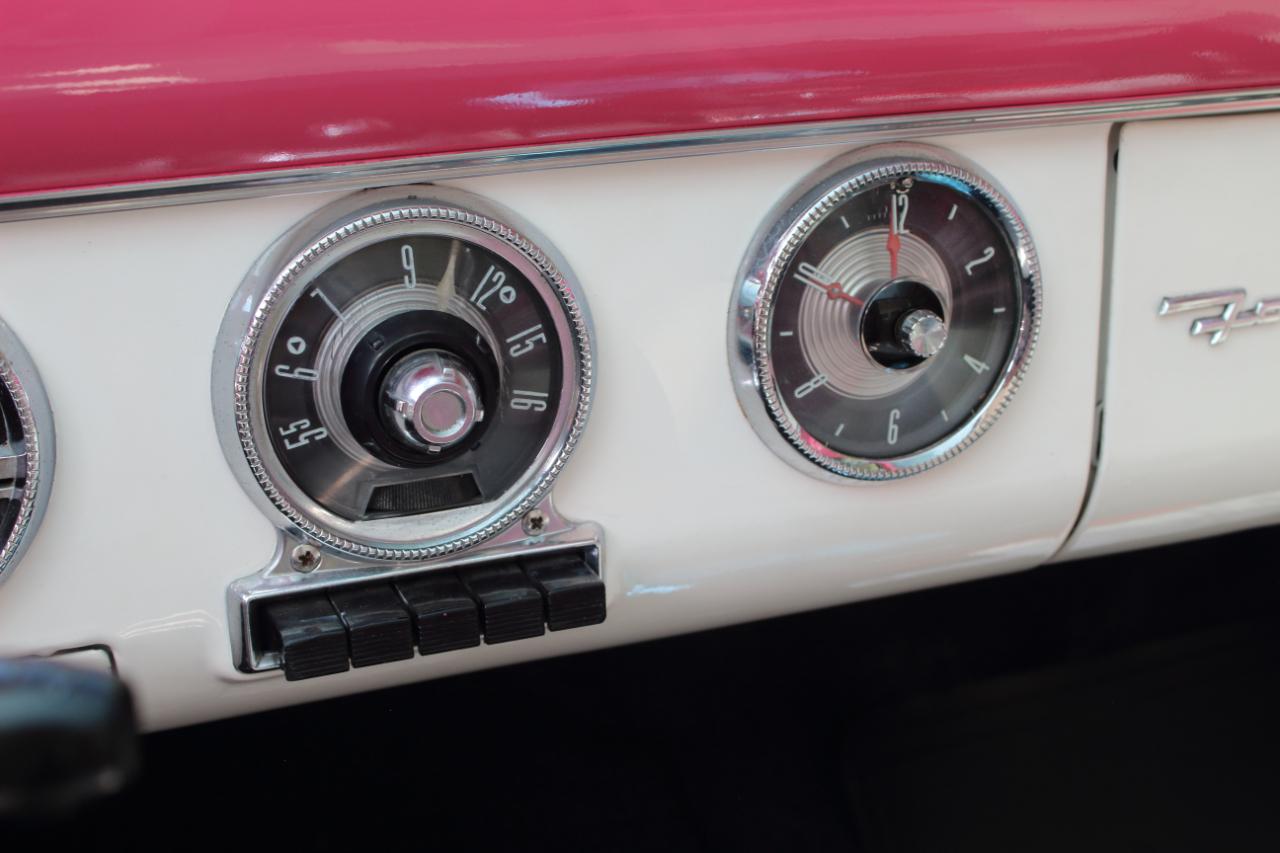 Ford Crown Victoria  1955