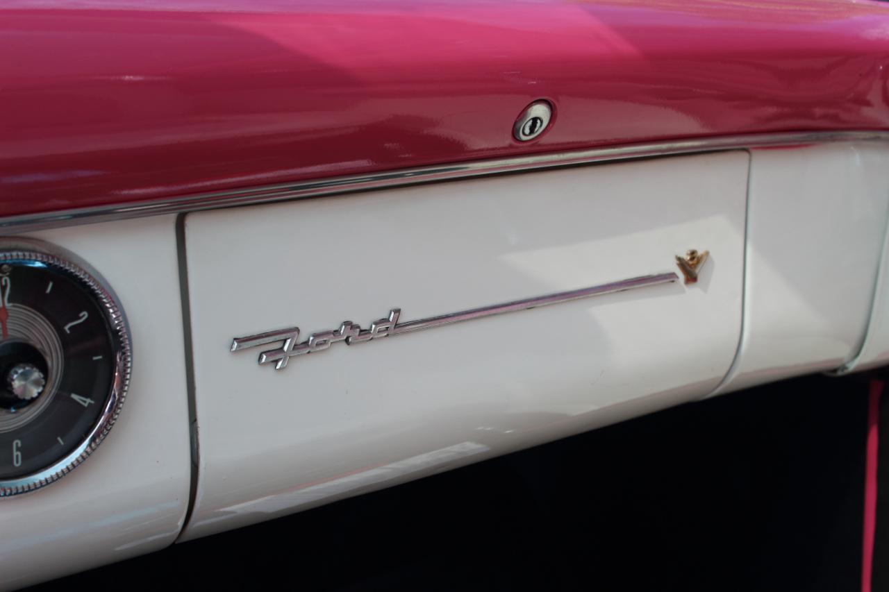 Ford Crown Victoria  1955