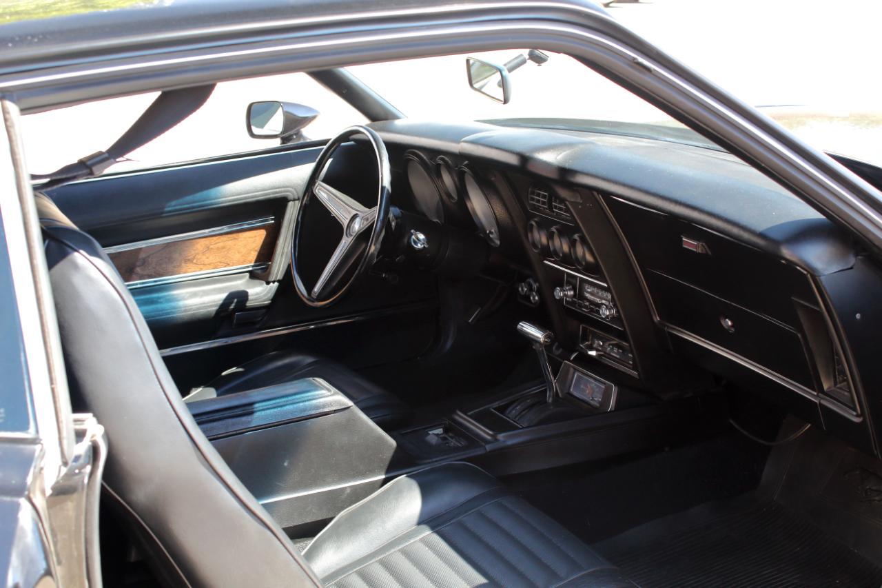 Ford Mustang photo 2