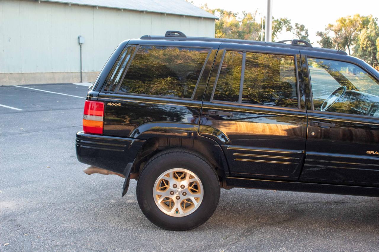 Jeep Grand Cherokee photo 12
