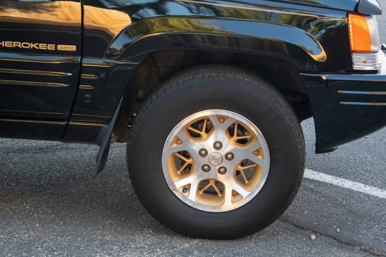 Jeep Grand Cherokee photo 15
