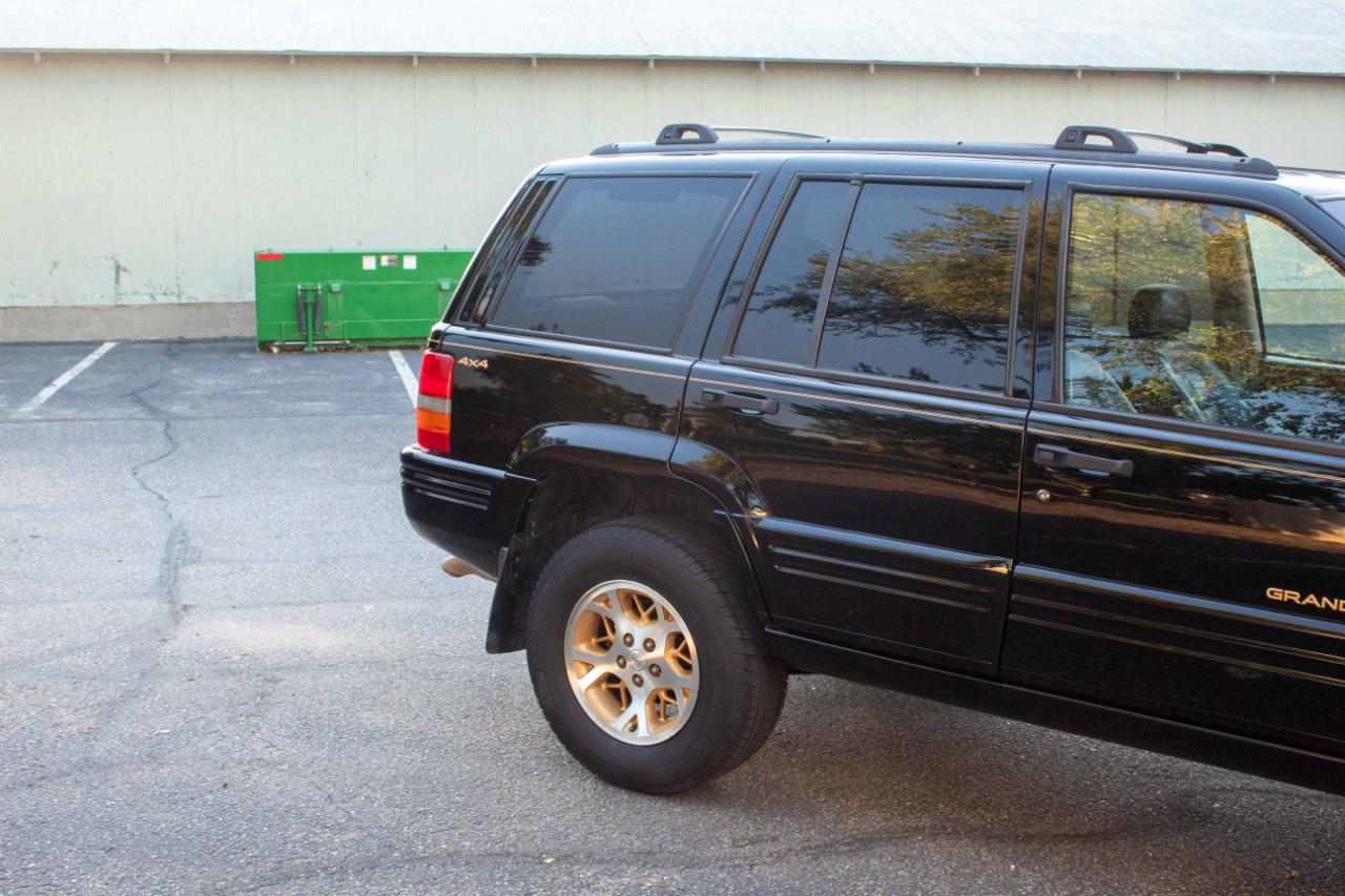 Jeep Grand Cherokee photo 16