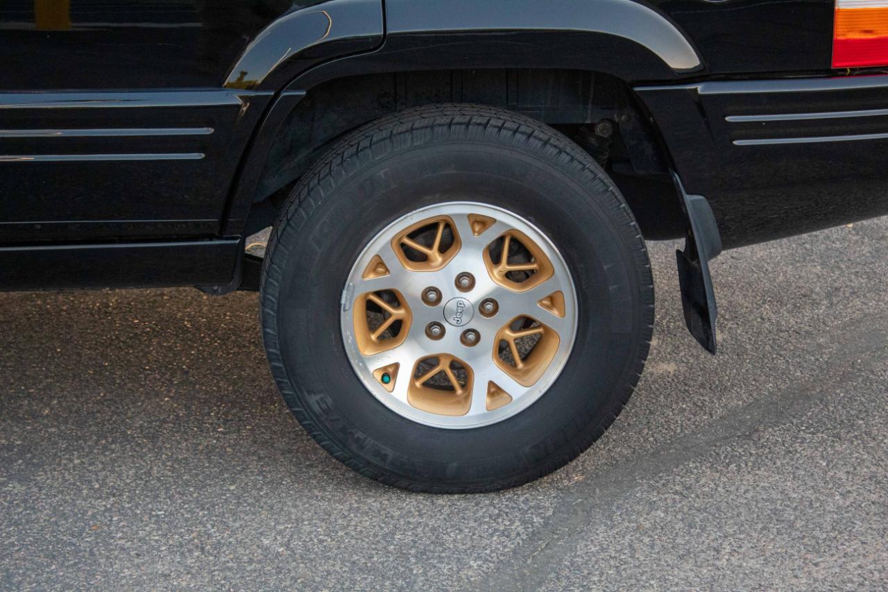 Jeep Grand Cherokee photo 33